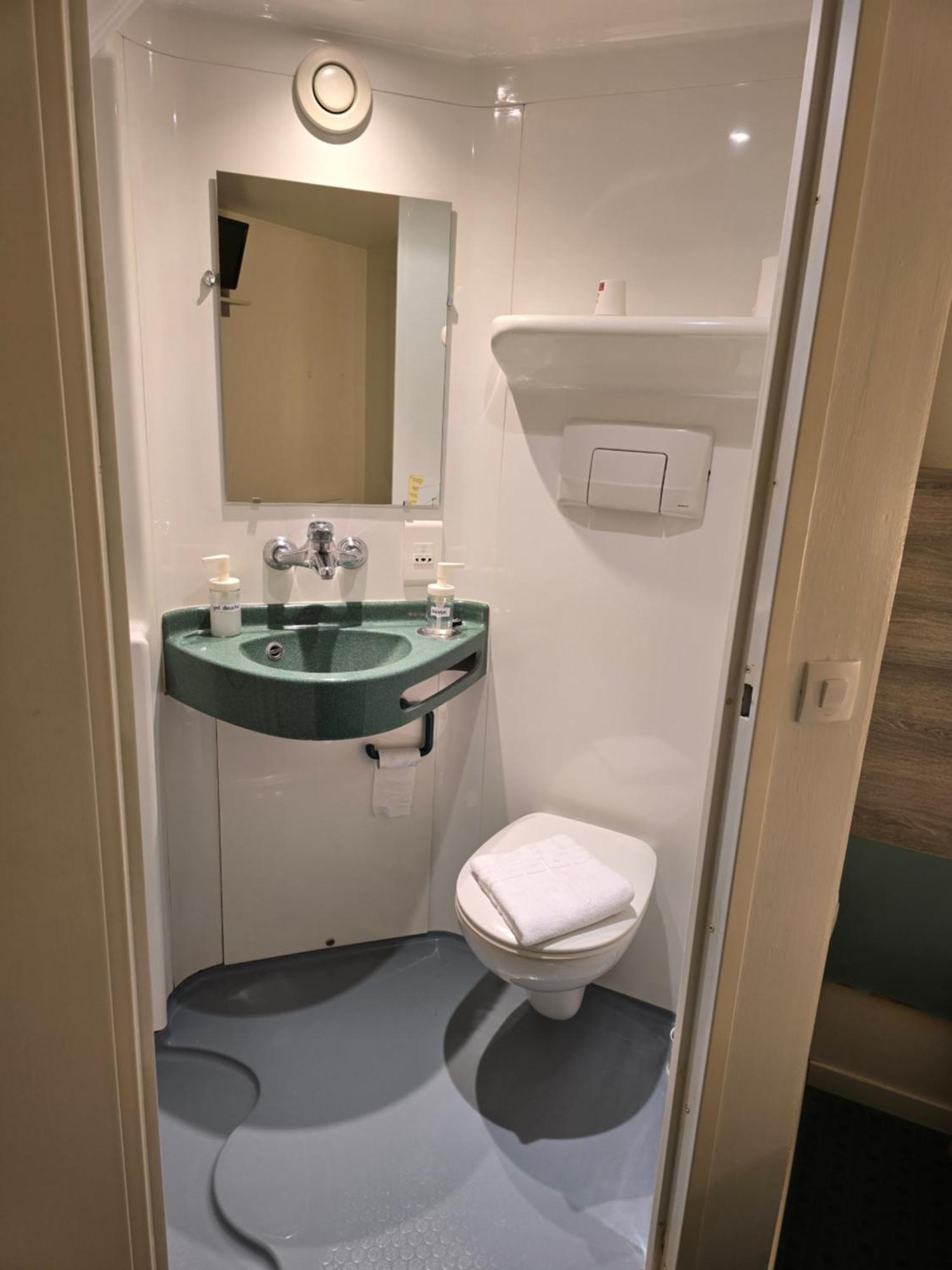 Brit Hotel Essentiel Poitiers Gare Du Futuroscope Jaunay-Clan Eksteriør bilde