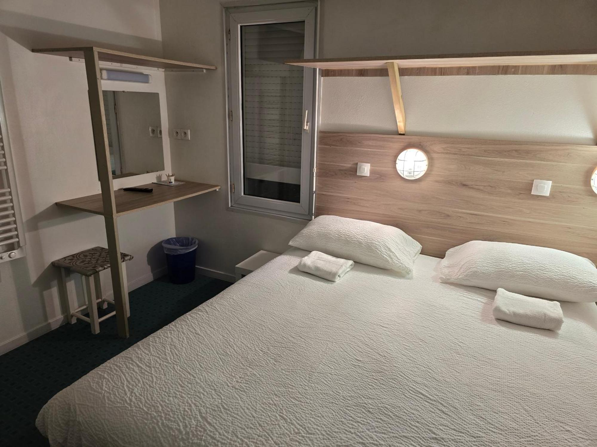 Brit Hotel Essentiel Poitiers Gare Du Futuroscope Jaunay-Clan Eksteriør bilde